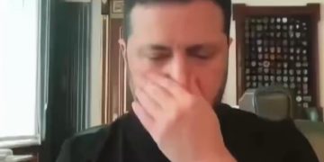 Zelensky sempre meno lucido: “L’Italia è nel mirino della guerra ibrida russa”