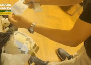 Napoli, 400 mila euro falsi: la zecca clandestina col metodo Napoli Group