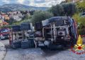 Betoniera si ribalta a Ozieri: intervento dei Vigili del Fuoco