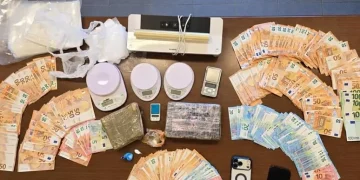 La polizia arresta 39enne e sequestra 2 kg di cocaina allo stato solido