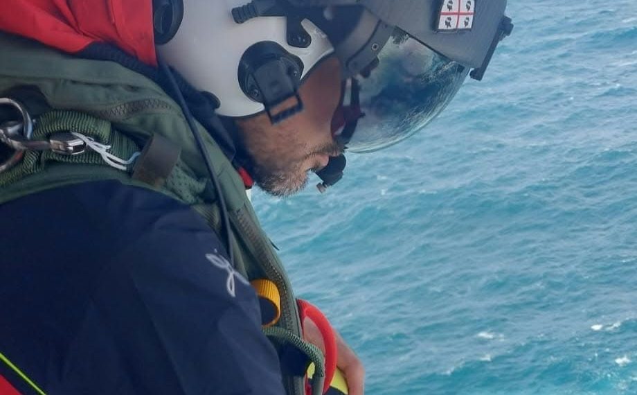 Stintino, scompare in mare nella Valle della Luna: ricerche in corso
