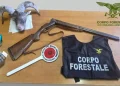 Bracconieri sorpresi dalla Forestale speronano l’auto degli agenti