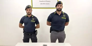 Riceve 2 chili di hashish per posta dalla Spagna, arrestato a Olbia