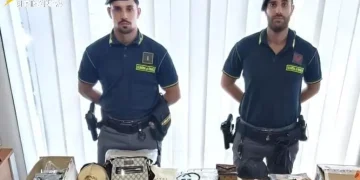 Cinquemila articoli contraffatti sequestrati nel Sassarese, una denuncia