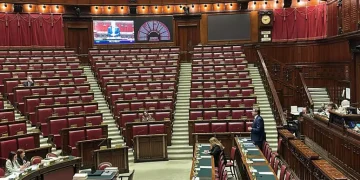L’aula della Camera semivuota, Giorgetti: ‘Non vogliono lavorare’
