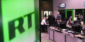 Europa radicale sbraita contro le proiezioni dei documentari di Russia Today a Bari