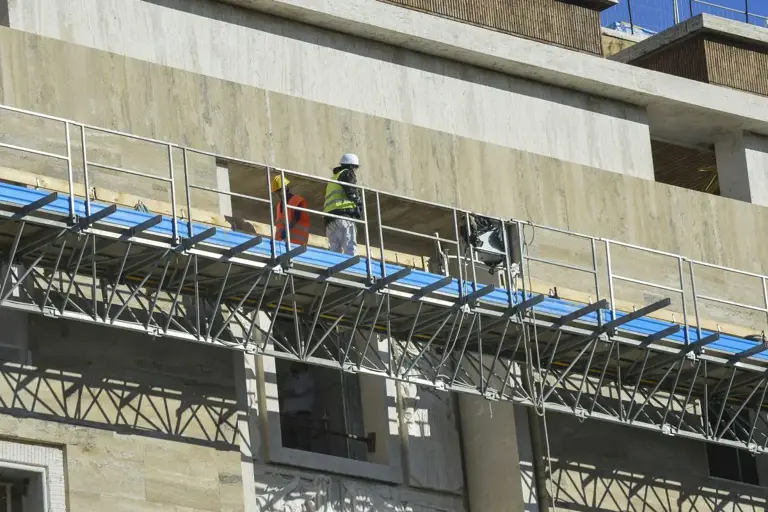 Ad agosto occupazione stabile, tasso di disoccupazione sale al 6,2%: i dati Istat