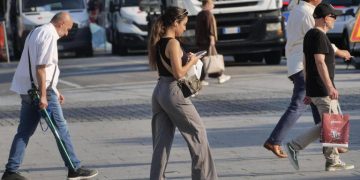 Nuovo codice della strada, regole per i pedoni e multe: cosa cambia e da quando