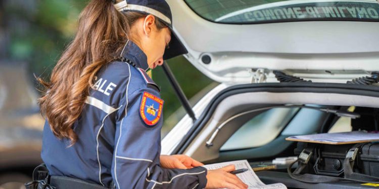Nuovo codice della strada, stop all’obbligo di patente e libretto per circolare