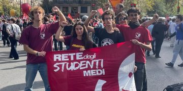 Proteste in Francia, anche studenti italiani in corteo. “Presto una manifestazione anche a Roma”
