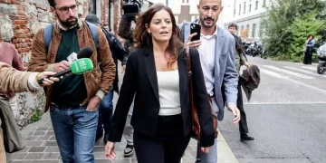 Annullata la condanna a Ilaria Salis nella causa con gli ex collaboratori