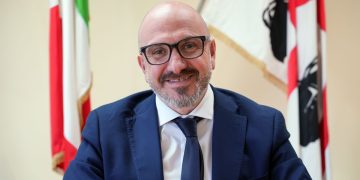Sicurezza digitale: un milione ai comuni sardi per educare gli studenti a un uso consapevole della rete