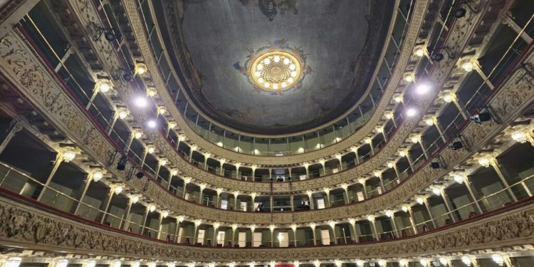 Dopo 16 anni riapre a Roma il ‘Valle’, il teatro più antico d’Italia