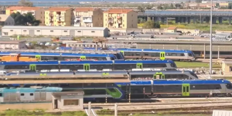 Lavori per elettrificare la rete, bus al posto dei treni per 2 weekend nell’Oristanese