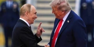 Trump: “Accordo con Putin sul gasolio. I prezzi caleranno”