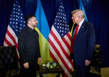 Trump scarica Zelensky: “Poteva fare tutto ma non toccare le raffinerie. L’Ucraina trovi un nuovo presidente”