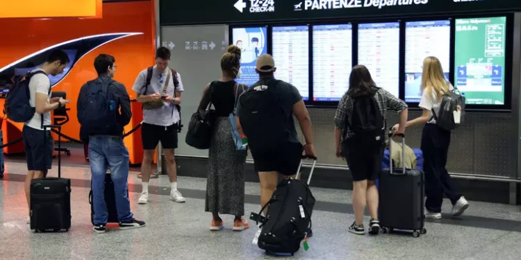 Disagi al traffico aereo per guasto alla rete di controllo voli ‘Non dovuto ad attacco hacker’